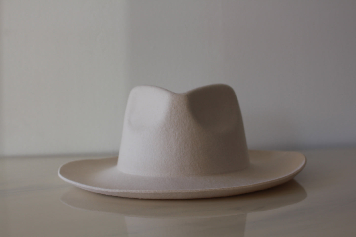 Curved Brim - Ivory