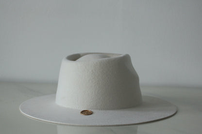 Classic Fedora - Ivory