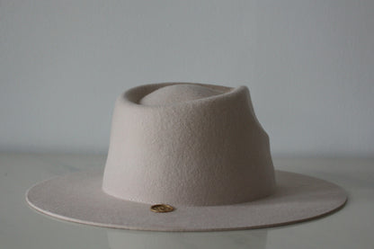 Classic Fedora - Oat